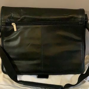 BLACK LEATHER BRIEFCASE L NWT KENNETH COLE Father’s Day!